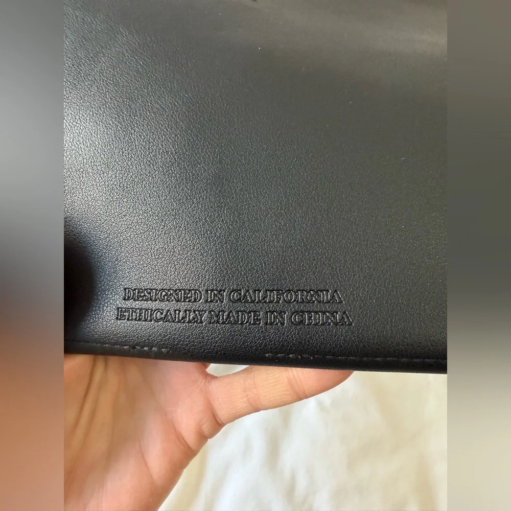 Glass Ladder & Co | Black Megan Portfolio Planner Vegan Microsuede Tablet Sleeve